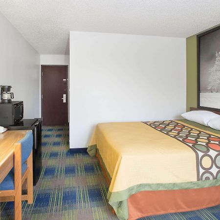 Motel Super 8 By Wyndham Columbus Exteriér fotografie